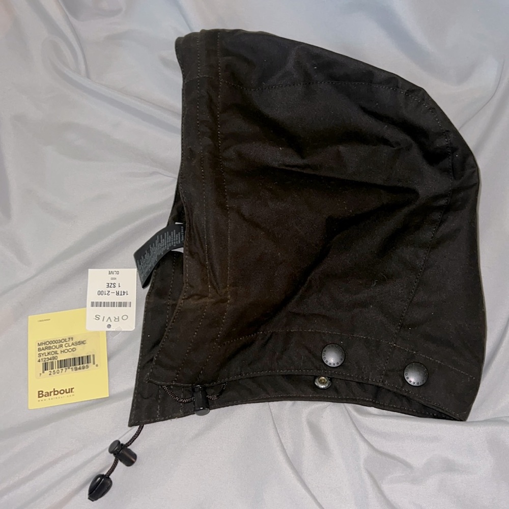 NWT Barbour classic detachable hood in Olive color.